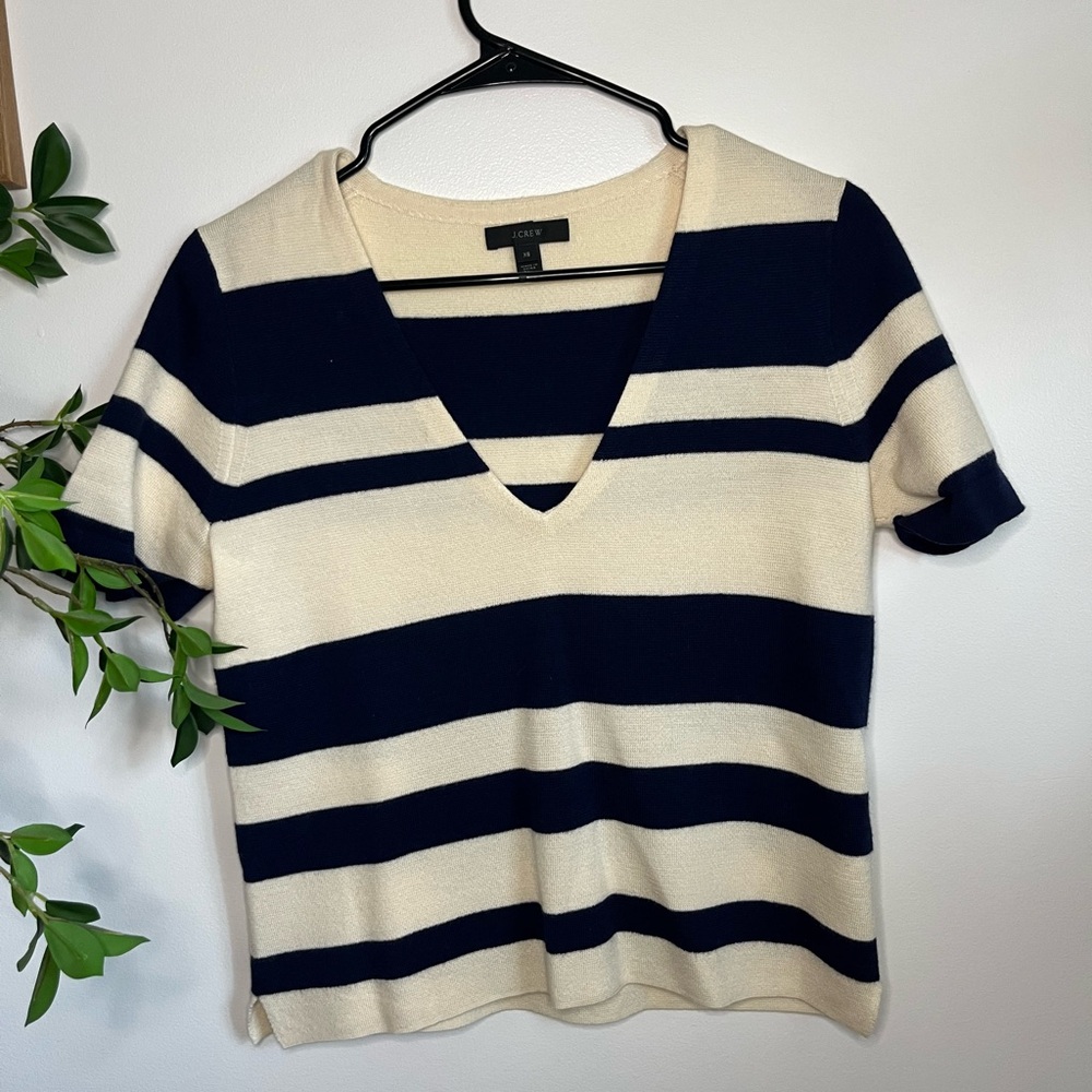J Crew Size XS - Navy and Cream Striped V-Neck Top